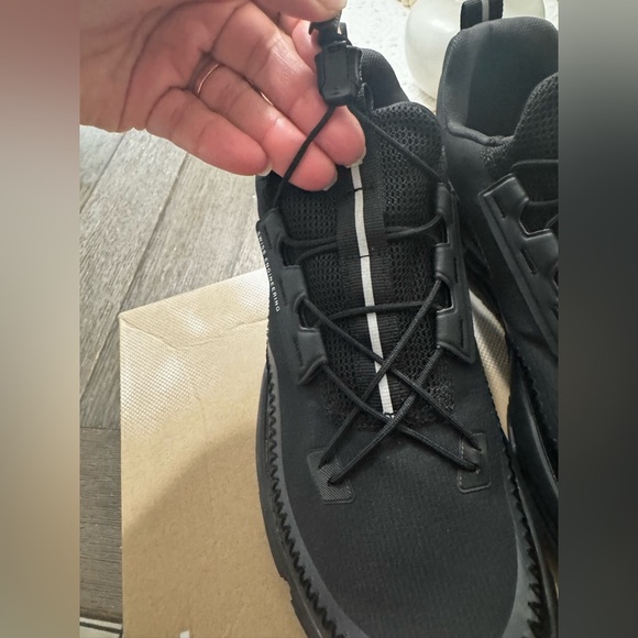 On Running Black Athletic Shoes - Picture 8 of 10